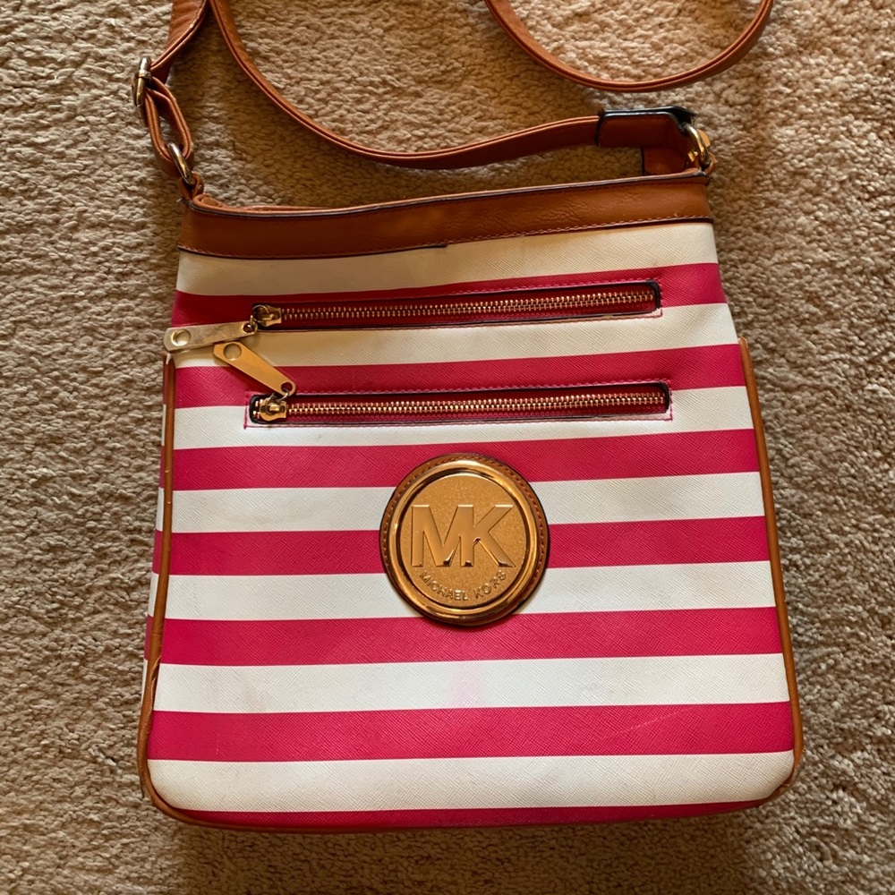 NOT FOR SALE: Faux Michael Kors crossbody purse